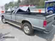 1991 Chevrolet S-10 z VIN 1GCCT19Z4M2203625, wystawiony jako IAAI lot #42080262 z przebiegiem 156 978 mil mil oraz . Historia ofert i sprzedaży dostępna na DreamBid. Obrazek 3.
