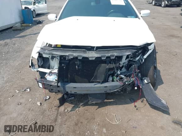 2019 Chrysler 300 S z VIN 2C3CCABG9KH515733, wystawiony jako IAAI lot #42907580 z przebiegiem 85 928 mil mil oraz . Historia ofert i sprzedaży dostępna na DreamBid. Obrazek 6.