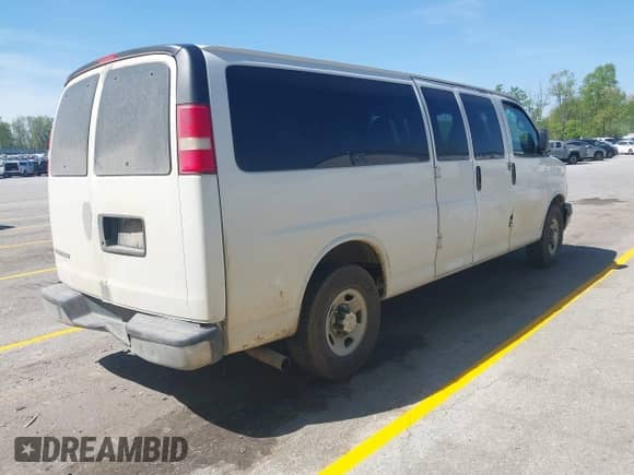 2012 Chevrolet Express Passenger 1LT z VIN 1GAZG1FA4C1189350, wystawiony jako IAAI lot #42246336 z przebiegiem 239 216 mil mil oraz . Historia ofert i sprzedaży dostępna na DreamBid. Obrazek 4.