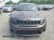 2021 Jeep Grand Cherokee Trackhawk z VIN 1C4RJFN9XMC842590, wystawiony jako Copart lot #58336885 z przebiegiem Nie podano mil oraz Szkoda całkowita • Salvage title. Historia ofert i sprzedaży dostępna na DreamBid. Obrazek 5.