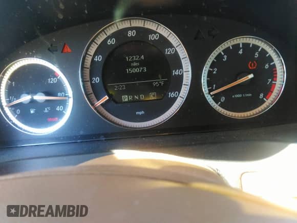 2008 Mercedes-Benz C 300 Sport z VIN WDDGF54X98R023677, wystawiony jako IAAI lot #43440146 z przebiegiem 150 073 mil mil oraz . Historia ofert i sprzedaży dostępna na DreamBid. Obrazek 7.