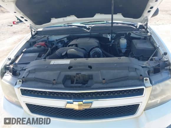 2010 Chevrolet Suburban LS с VIN 1GNUCHE00AR264386, выставлен на аукционе IAAI как лот 42612823 с пробегом 228 215 миль миль и . История ставок и продаж доступна на DreamBid. Изображение 10.