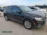 2018 Volkswagen Tiguan S с VIN 3VV1B7AX4JM013501, выставлен на аукционе Copart как лот 70457395 с пробегом 104 353 миль миль и Списание • Salvage title. История ставок и продаж доступна на DreamBid. Изображение 4.