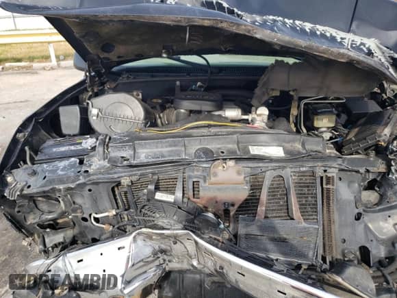 2000 Chevrolet Silverado 3500 с VIN 1GCHK33J5YF400969, выставлен на аукционе Copart как лот 87955445 с пробегом 114 683 миль миль и Списание • Salvage title. История ставок и продаж доступна на DreamBid. Изображение 11.