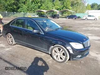 2011 Mercedes-Benz C 300 Sport z VIN WDDGF5EB8BR155534, wystawiony jako IAAI lot #43228694 z przebiegiem 190 485 mil mil oraz . Historia ofert i sprzedaży dostępna na DreamBid. Obrazek 1.