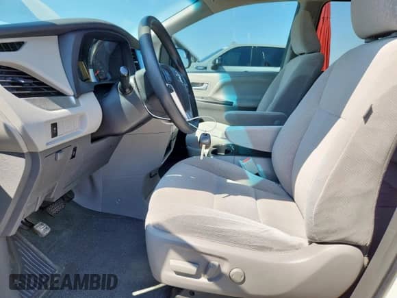2017 Toyota Sienna LE Auto Access Seat с VIN 5TDKZ3DC3HS850430, выставлен на аукционе Copart как лот 71552575 с пробегом 122 998 миль миль и Списание • Salvage title. История ставок и продаж доступна на DreamBid. Изображение 7.