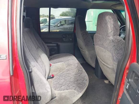 2001 Chevrolet S-10 LS with VIN 1GCDT13W11K218775, listed as a IAAI auction lot 42706513 with 214,664 mi miles and . Bid and sale history available at DreamBid. Image 8.