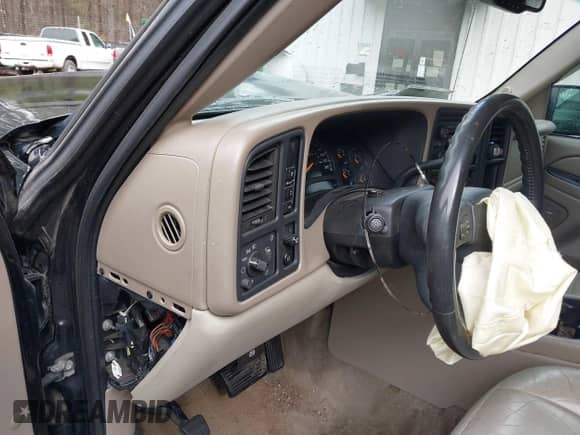 2004 Chevrolet Tahoe Z71 with VIN 1GNEK13Z04R252744, listed as a IAAI auction lot 41722407 with 174,673 mi miles and . Bid and sale history available at DreamBid. Image 7.