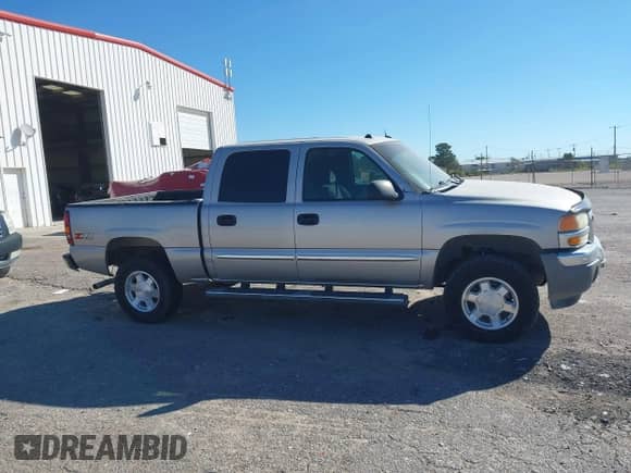 2005 GMC Sierra 1500 SLE with VIN 2GTEK13T251397038, listed as a IAAI auction lot 43216948 with 275,966 mi miles and . Bid and sale history available at DreamBid. Image 13.