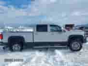 2018 Chevrolet Silverado 2500HD LTZ z VIN 1GC1KWEY4JF279774, wystawiony jako IAAI lot #41587015 z przebiegiem 302 711 mil mil oraz . Historia ofert i sprzedaży dostępna na DreamBid. Obrazek 14.