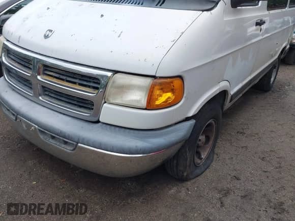 2001 Dodge RAM z VIN 2B4HB15Y01K530354, wystawiony jako IAAI lot #42196200 z przebiegiem 221 618 mil mil oraz . Historia ofert i sprzedaży dostępna na DreamBid. Obrazek 6.