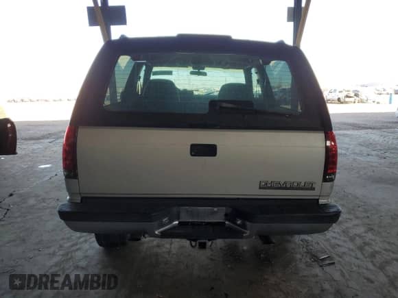 1994 Chevrolet Blazer с VIN 1GNEK18K5RJ321784, выставлен на аукционе Copart как лот 77230324 с пробегом 187 484 миль миль и Списание • Salvage title. История ставок и продаж доступна на DreamBid. Изображение 6.