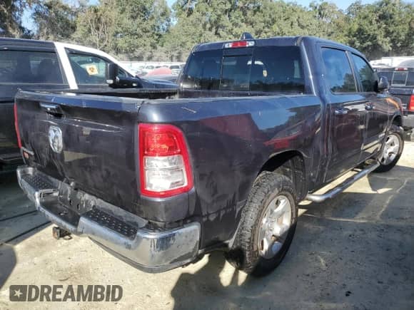 2020 Ram 1500 Big Horn z VIN 1C6RREFG0LN229680, wystawiony jako Copart lot #79850754 z przebiegiem 134 383 mil mil oraz Nie do naprawy • Non repairable. Historia ofert i sprzedaży dostępna na DreamBid. Obrazek 3.