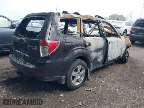 2013 Subaru Forester X z VIN JF2SHABC6DG406572, wystawiony jako IAAI lot #42518330 z przebiegiem 260 392 mil mil oraz . Historia ofert i sprzedaży dostępna na DreamBid. Obrazek 4.