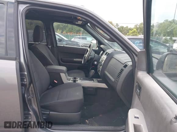 2011 Ford Escape XLT с VIN 1FMCU9DG1BKA67433, выставлен на аукционе IAAI как лот 43118413 с пробегом 117 135 миль миль и . История ставок и продаж доступна на DreamBid. Изображение 5.
