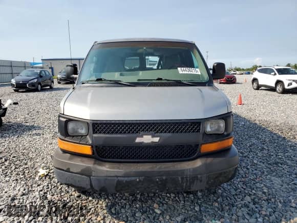 2004 Chevrolet Express Passenger z VIN 1GAHG39U741128458, wystawiony jako Copart lot #64436215 z przebiegiem 118 387 mil mil oraz Szkoda całkowita • Salvage title. Historia ofert i sprzedaży dostępna na DreamBid. Obrazek 5.