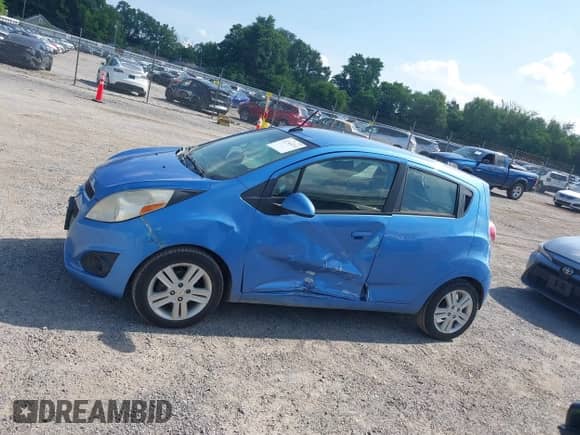 2013 Chevrolet Spark LT с VIN KL8CD6S91DC569923, выставлен на аукционе IAAI как лот 42743213 с пробегом Не указан миль и . История ставок и продаж доступна на DreamBid. Изображение 14.