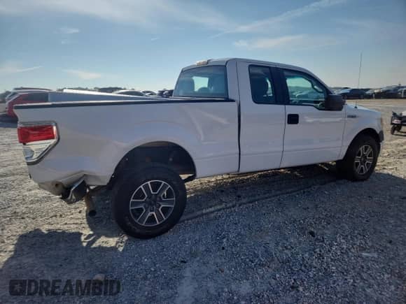 2014 Ford F-150 XL with VIN 1FTEX1CM3EFC04740, listed as a Copart auction lot 80613835 with 138,600 mi miles and Salvage title. Bid and sale history available at DreamBid. Image 3.