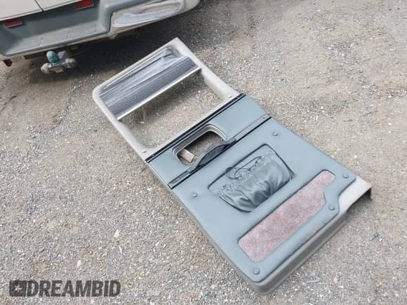 1996 Chevrolet Chevy Van with VIN 1GBFG15M5T1004488, listed as a IAAI auction lot 42334725 with 170,118 mi miles and . Bid and sale history available at DreamBid. Image 12.