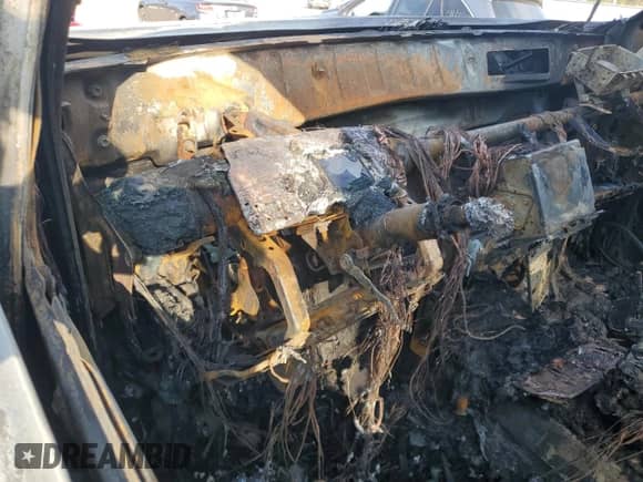 2015 Toyota Tundra SR z VIN 5TFUY5F1XFX450634, wystawiony jako Copart lot #71906135 z przebiegiem Nie podano mil oraz Nie do naprawy • Non repairable. Historia ofert i sprzedaży dostępna na DreamBid. Obrazek 9.