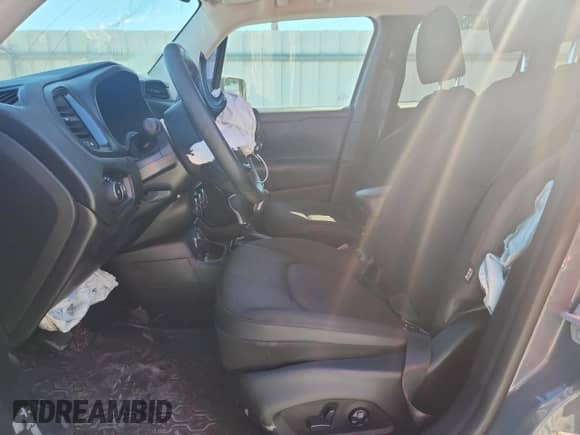 2017 Jeep Renegade Latitude with VIN ZACCJBBB8HPF94525, listed as a Copart auction lot 82455485 with 66,614 mi miles and Salvage title. Bid and sale history available at DreamBid. Image 7.