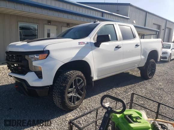 2024 Chevrolet Silverado 1500 Custom Trail Boss с VIN 3GCPDCEK5RG334807, выставлен на аукционе Copart как лот 53240155 с пробегом Не указан миль и Списание • Salvage title. История ставок и продаж доступна на DreamBid. Изображение 1.
