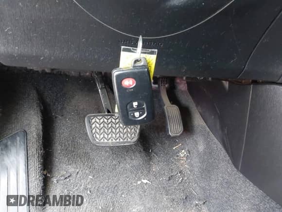 2013 Toyota Prius Two z VIN JTDKN3DU4D1649213, wystawiony jako IAAI lot #43421143 z przebiegiem 206 614 mil mil oraz . Historia ofert i sprzedaży dostępna na DreamBid. Obrazek 11.