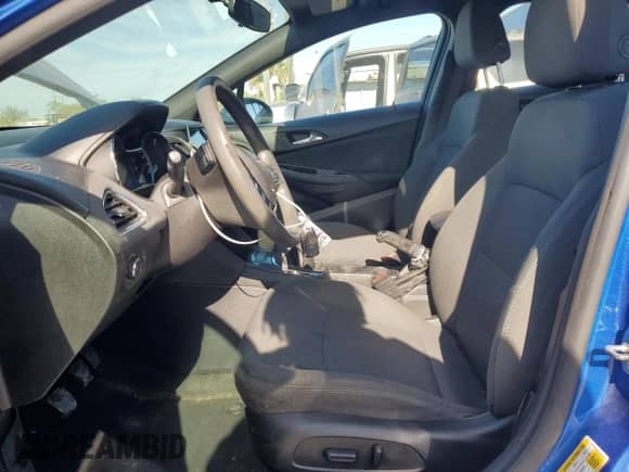 2016 Chevrolet Cruze LT z VIN 1G1BD5SM8G730533, wystawiony jako Copart lot #67891945 z przebiegiem 233 517 mil mil oraz Czysty tytuł • Clean title. Historia ofert i sprzedaży dostępna na DreamBid. Obrazek 7.