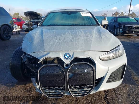 2023 BMW i4 eDrive40 with VIN WBY73AW01PFR26528, listed as a IAAI auction lot 41578844 with 19,636 mi miles and . Bid and sale history available at DreamBid. Image 12.