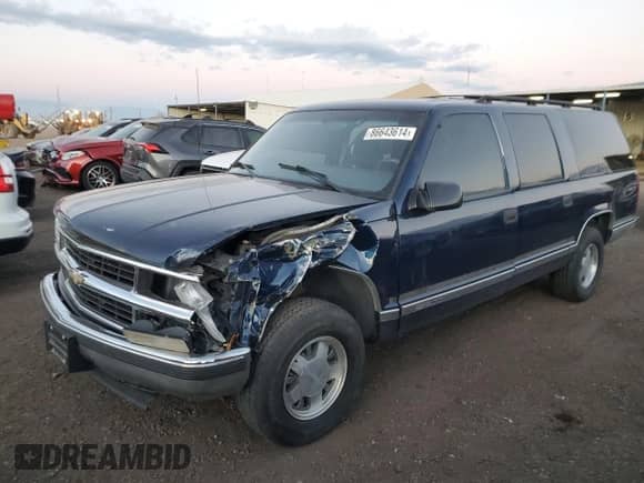 1998 Chevrolet Suburban с VIN 1GNEC16R5WJ304914, выставлен на аукционе Copart как лот 86643614 с пробегом 97 092 миль миль и Списание • Salvage title. История ставок и продаж доступна на DreamBid. Изображение 1.