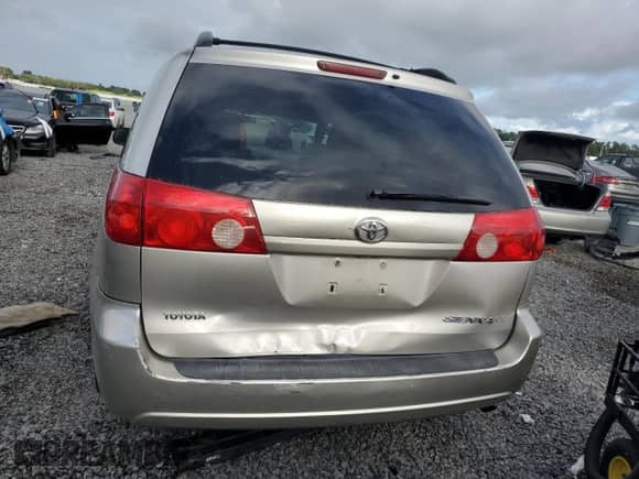 2009 Toyota Sienna CE с VIN 5TDZK23C69S239002, выставлен на аукционе Copart как лот 84813675 с пробегом 199 799 миль миль и На запчасти • Non repairable. История ставок и продаж доступна на DreamBid. Изображение 6.