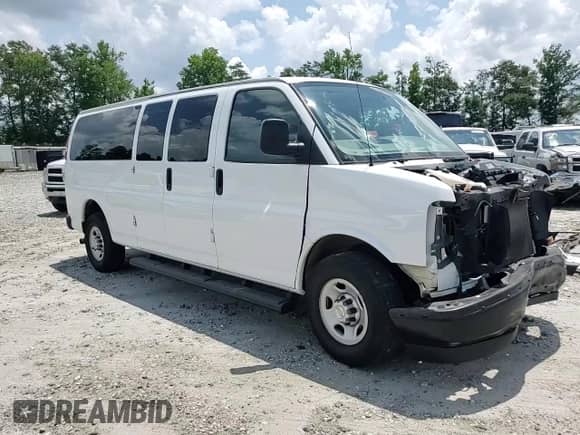2023 Chevrolet Express Passenger LS z VIN 1GAZGNFP9P1125922, wystawiony jako Copart lot #64642045 z przebiegiem 41 915 mil mil oraz Szkoda całkowita • Salvage title. Historia ofert i sprzedaży dostępna na DreamBid. Obrazek 15.