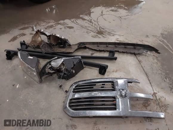 2017 Ram 1500 Big Horn z VIN 1C6RR7LT2HS739826, wystawiony jako IAAI lot #43082494 z przebiegiem 158 006 mil mil oraz . Historia ofert i sprzedaży dostępna na DreamBid. Obrazek 12.