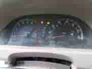 2004 Toyota Camry LE z VIN 4T1BE32K74U844623, wystawiony jako IAAI lot #43380813 z przebiegiem 227 918 mil mil oraz . Historia ofert i sprzedaży dostępna na DreamBid. Obrazek 7.