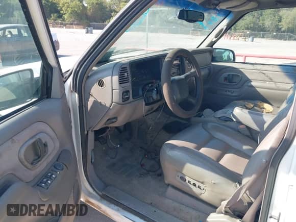 1999 Chevrolet Suburban с VIN 1GNFK16R2XJ491229, выставлен на аукционе IAAI как лот 43294058 с пробегом 318 485 миль миль и . История ставок и продаж доступна на DreamBid. Изображение 5.