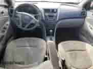 2017 Hyundai Accent SE z VIN KMHCT4AE2HU194200, wystawiony jako Copart lot #84270305 z przebiegiem 75 056 mil mil oraz Szkoda całkowita • Salvage title. Historia ofert i sprzedaży dostępna na DreamBid. Obrazek 8.