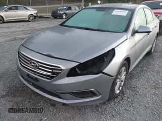 2016 Hyundai Sonata SE с VIN 5NPE24AF1GH305286, выставлен на аукционе IAAI как лот 43438911 с пробегом 88 495 миль миль и . История ставок и продаж доступна на DreamBid. Изображение 6.