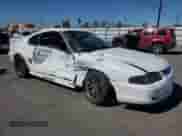 1998 Ford Mustang GT z VIN 1FAFP42X9WF179805, wystawiony jako Copart lot #82494395 z przebiegiem 142 724 mil mil oraz Szkoda całkowita • Salvage title. Historia ofert i sprzedaży dostępna na DreamBid. Obrazek 4.