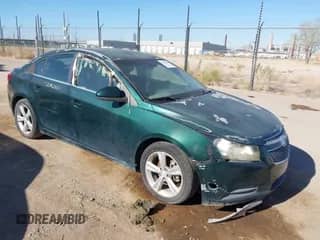 2014 Chevrolet Cruze 2LT с VIN 1G1PE5SB7E7307832, выставлен на аукционе IAAI как лот 43182061 с пробегом 146 321 миль миль и . История ставок и продаж доступна на DreamBid. Изображение 1.