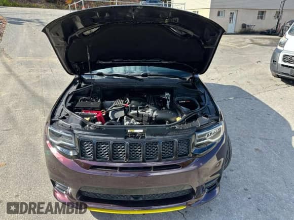 2017 Jeep Grand Cherokee SRT with VIN 1C4RJFDJ8HC632975, listed as a Copart auction lot 89862505 with 103,043 mi miles and Clean title. Bid and sale history available at DreamBid. Image 5.