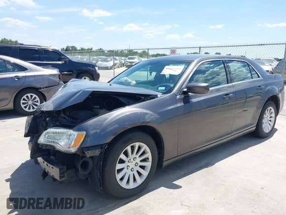 2014 Chrysler 300 с VIN 2C3CCAAG4EH179141, выставлен на аукционе IAAI как лот 42865448 с пробегом 111 233 миль миль и . История ставок и продаж доступна на DreamBid. Изображение 2.