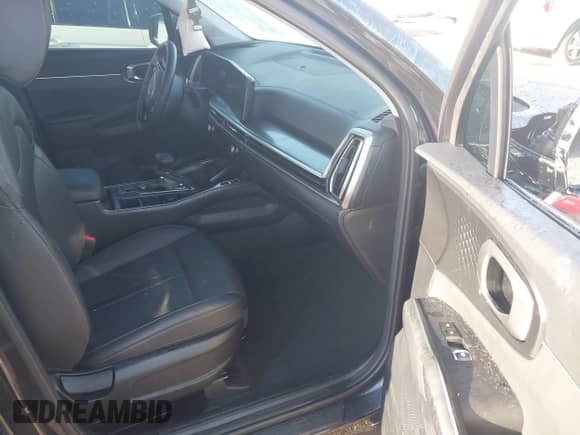 2025 Kia Sorento S с VIN 5XYRL4JC8SG381110, выставлен на аукционе IAAI как лот 43022824 с пробегом 13 277 миль миль и . История ставок и продаж доступна на DreamBid. Изображение 5.