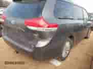 2013 Toyota Sienna XLE с VIN 5TDDK3DC6DS054942, выставлен на аукционе IAAI как лот 41172005 с пробегом 202 675 миль миль и . История ставок и продаж доступна на DreamBid. Изображение 4.