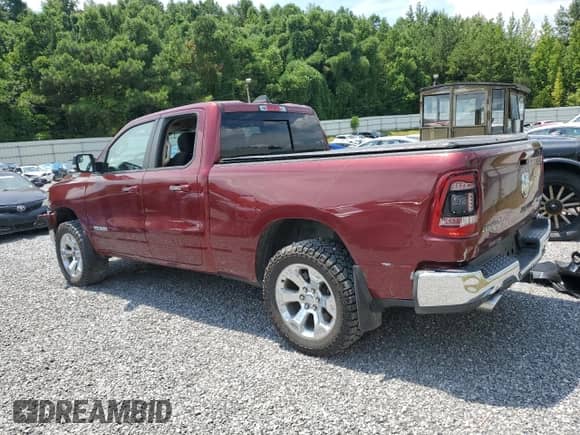 2019 Ram 1500 Big Horn z VIN 1C6SRFBT0KN607845, wystawiony jako Copart lot #66476735 z przebiegiem 117 886 mil mil oraz Szkoda całkowita • Salvage title. Historia ofert i sprzedaży dostępna na DreamBid. Obrazek 2.