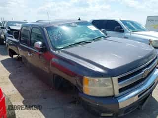 2010 Chevrolet Silverado 1500 LT z VIN 3GCRKSE30AG102962, wystawiony jako IAAI lot #42989727 z przebiegiem 232 236 mil mil oraz . Historia ofert i sprzedaży dostępna na DreamBid. Obrazek 1.