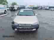 1997 Toyota Camry LE z VIN 4T1BF22K0VU004174, wystawiony jako IAAI lot #42254679 z przebiegiem 206 023 mil mil oraz . Historia ofert i sprzedaży dostępna na DreamBid. Obrazek 12.