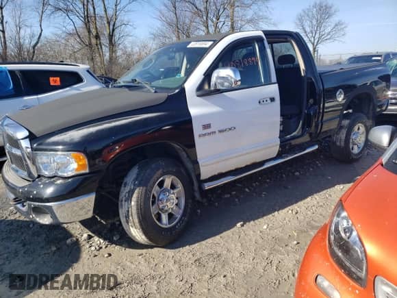 2005 Dodge 2500 SLT z VIN 3D7KS28C35G824158, wystawiony jako Copart lot #40818894 z przebiegiem Nie podano mil oraz Szkoda całkowita • Salvage title. Historia ofert i sprzedaży dostępna na DreamBid. Obrazek 1.