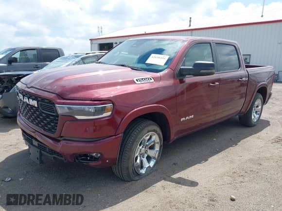 2025 Ram 1500 Big Horn z VIN 1C6RRFFG1SN509435, wystawiony jako IAAI lot #42658494 z przebiegiem 8 021 mil mil oraz . Historia ofert i sprzedaży dostępna na DreamBid. Obrazek 2.