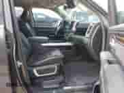 2021 Ram 1500 Laramie z VIN 1C6SRFJT3MN538900, wystawiony jako IAAI lot #42924937 z przebiegiem 28 946 mil mil oraz . Historia ofert i sprzedaży dostępna na DreamBid. Obrazek 5.