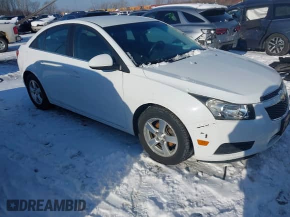 2013 Chevrolet Cruze 1LT z VIN 1G1PC5SB2D7262190, wystawiony jako IAAI lot #41314526 z przebiegiem 116 117 mil mil oraz . Historia ofert i sprzedaży dostępna na DreamBid. Obrazek 1.